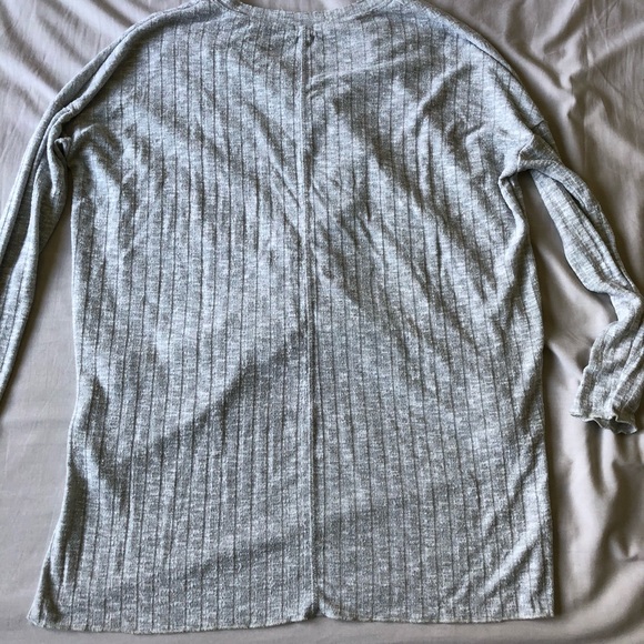 Out from under Harper v neck top - Picture 6 of 6